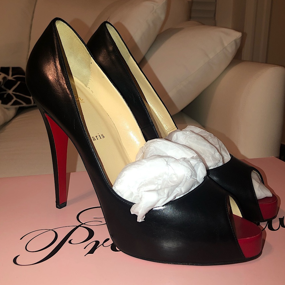 DO NOT PURCHASE — Reserved Louboutin Very Prive Kid Leather Black 41, US 9.5/10